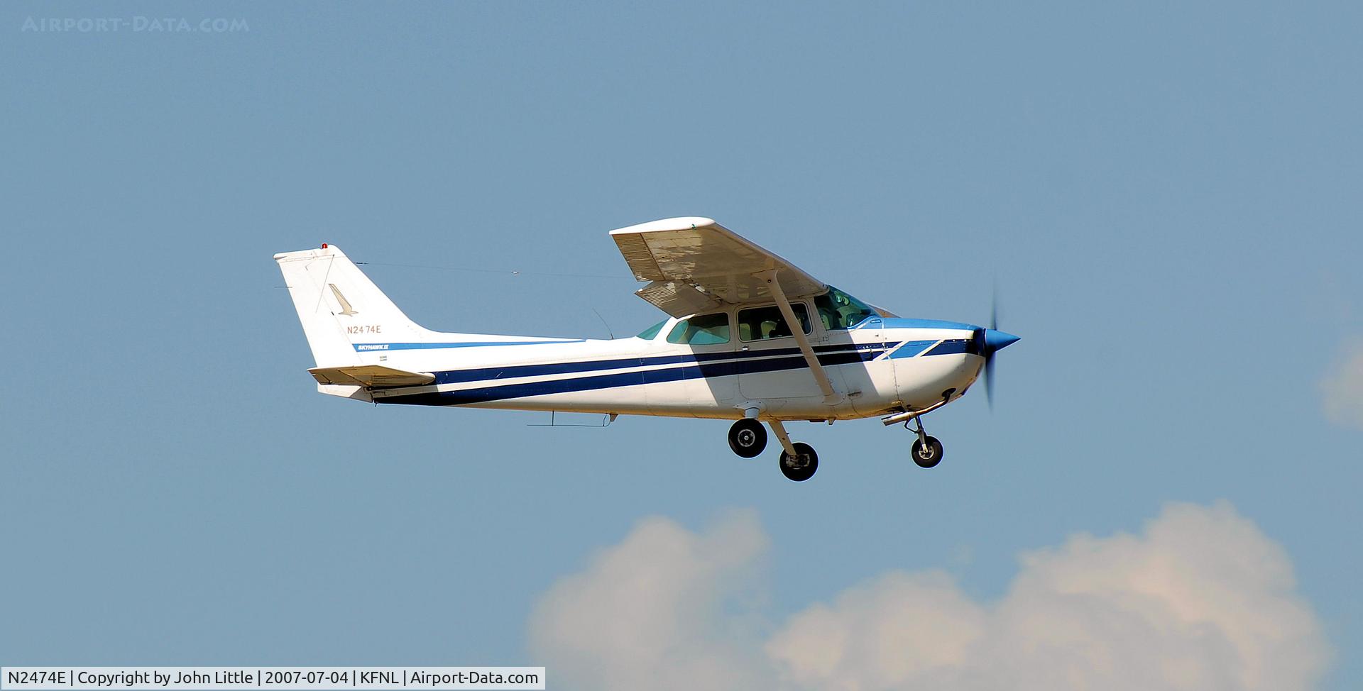 N2474E, 1978 Cessna 172N C/N 17271297, Take-Off Ft Collins/Loveland Airport