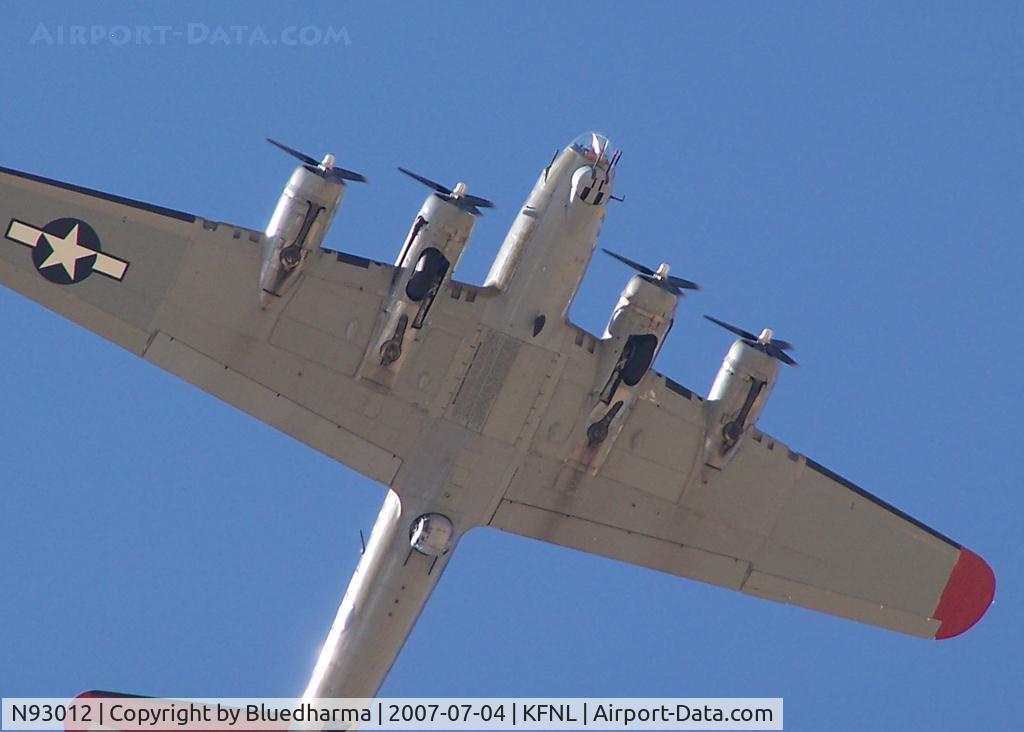 N93012, 1944 Boeing B-17G-30-BO Flying Fortress C/N 32264, Fly Over