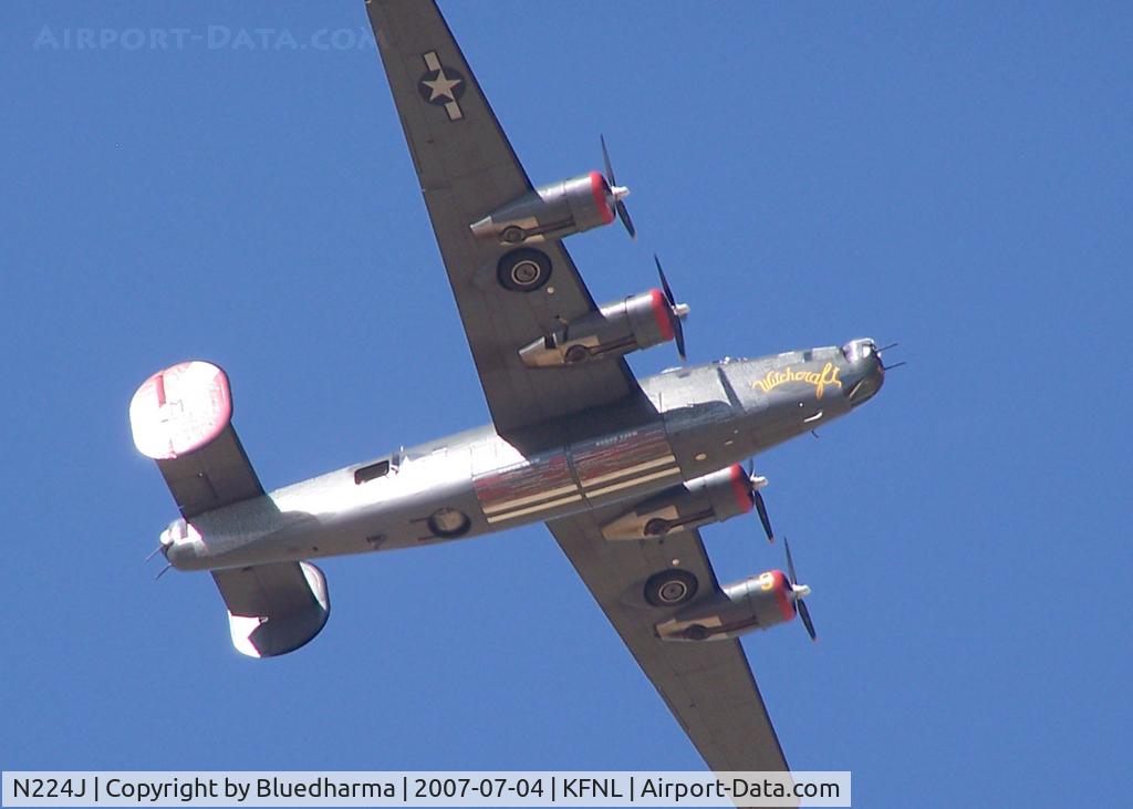 N224J, 1944 Consolidated B-24J-85-CF Liberator C/N 1347 (44-44052), Fly Over