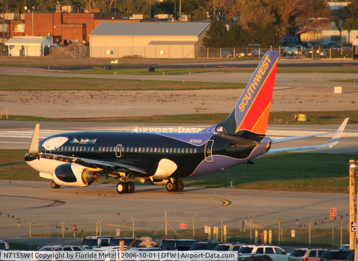 N715SW, 1998 Boeing 737-7H4 C/N 27849, Shamu