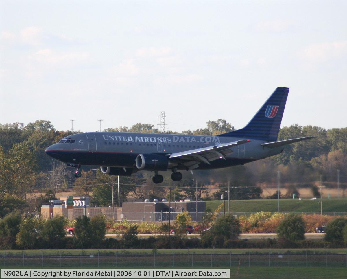 N902UA, 1990 Boeing 737-522 C/N 25002, United