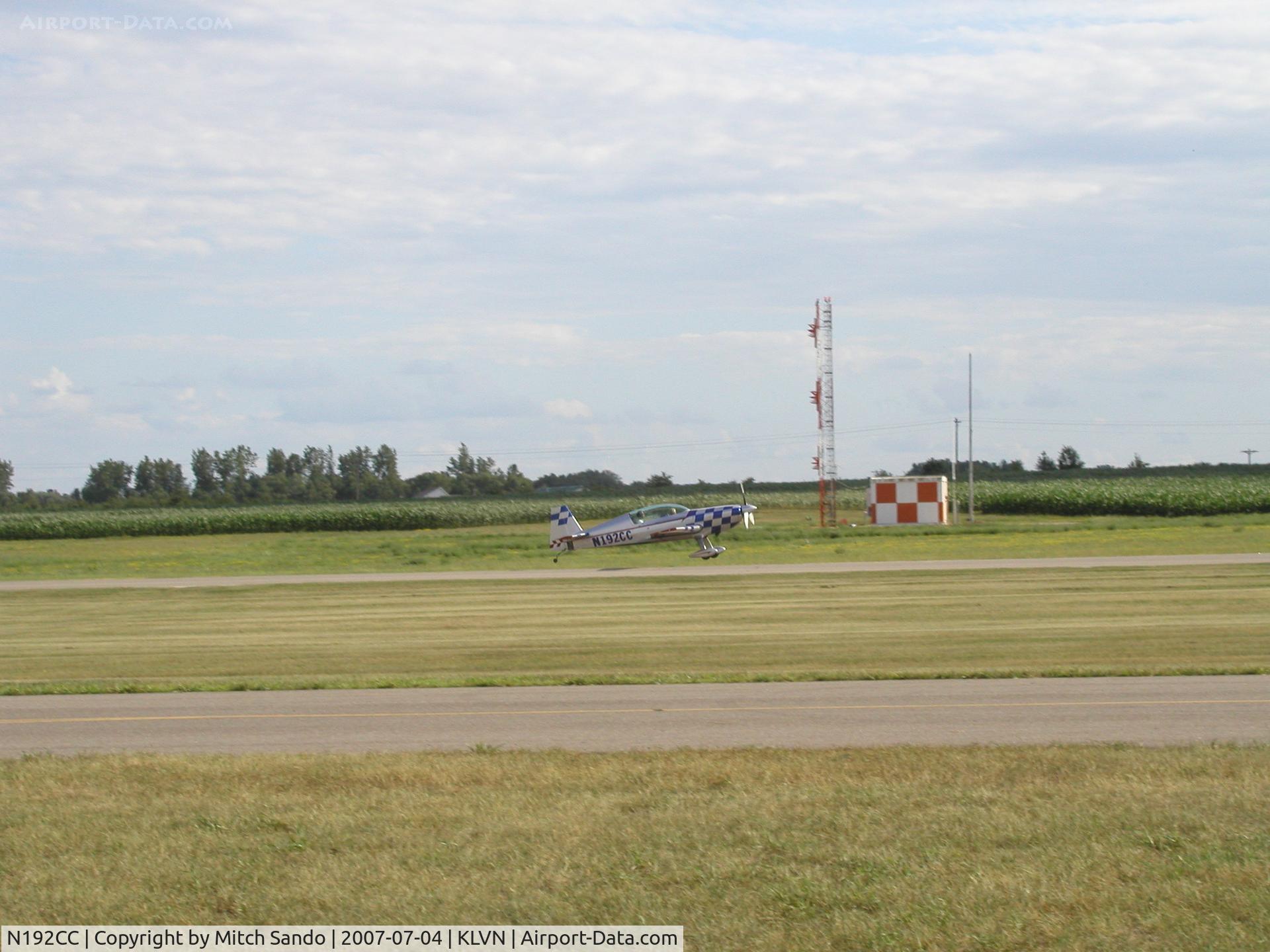 N192CC, 2004 Extra EA-300/L C/N 1192, Extra 300 landing Runway 30.