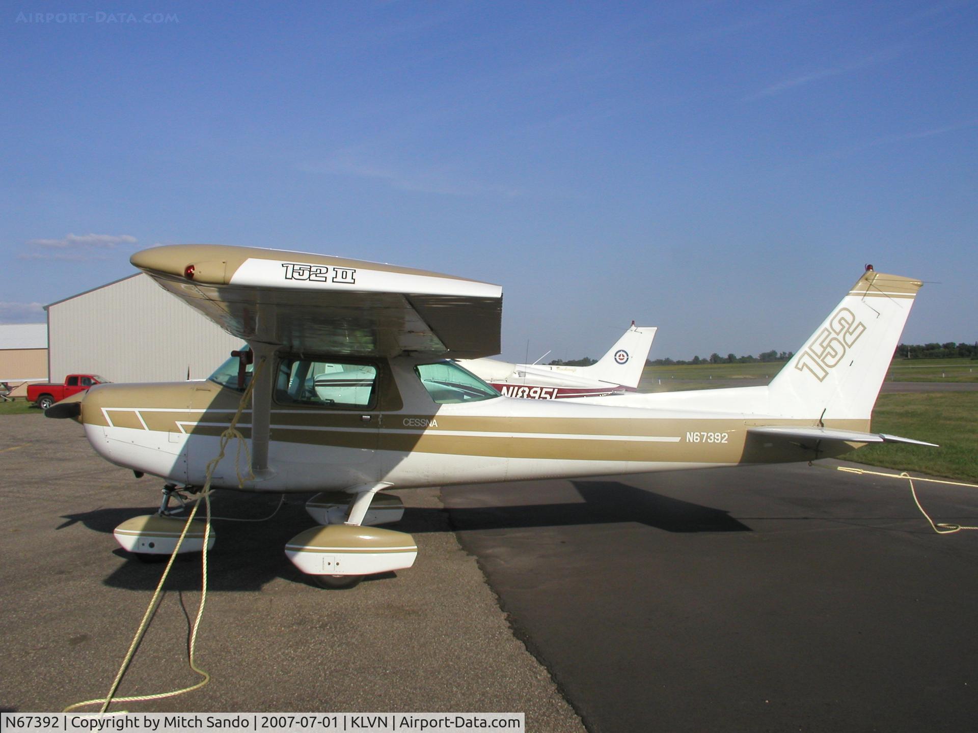 N67392, 1978 Cessna 152 C/N 15281808, Cessna 152 parked at Airlake.