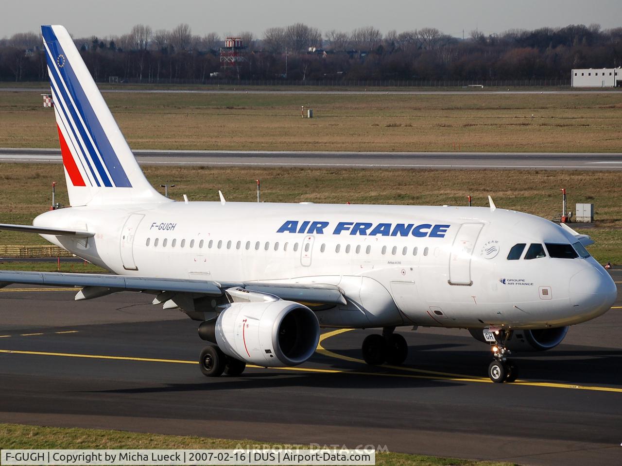 F-GUGH, 2004 Airbus A318-111 C/N 2344, Taxiing to the runway
