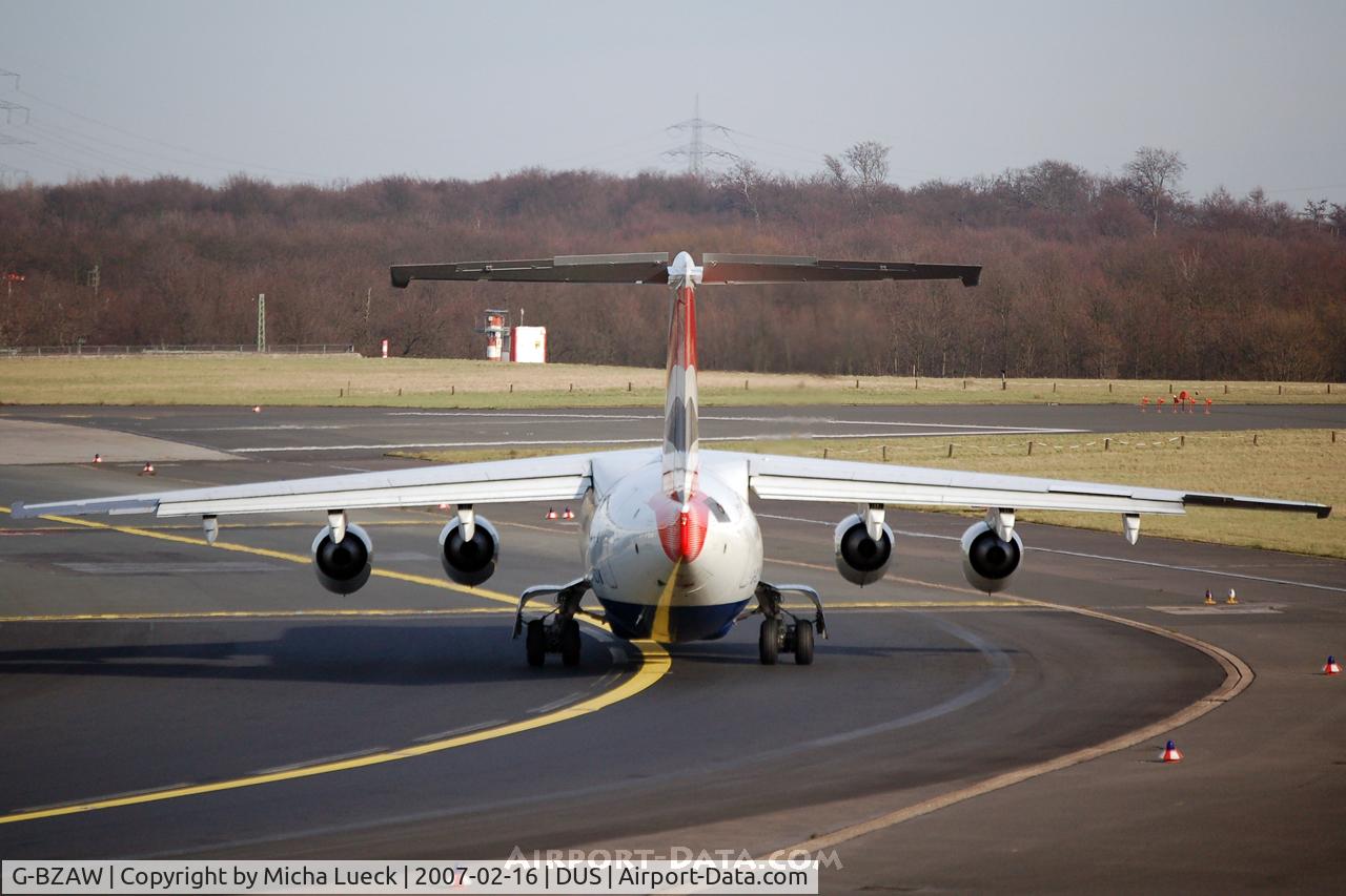 G-BZAW, 1999 British Aerospace Avro 146-RJ100 C/N E3354, Turning on the the runway for take off
