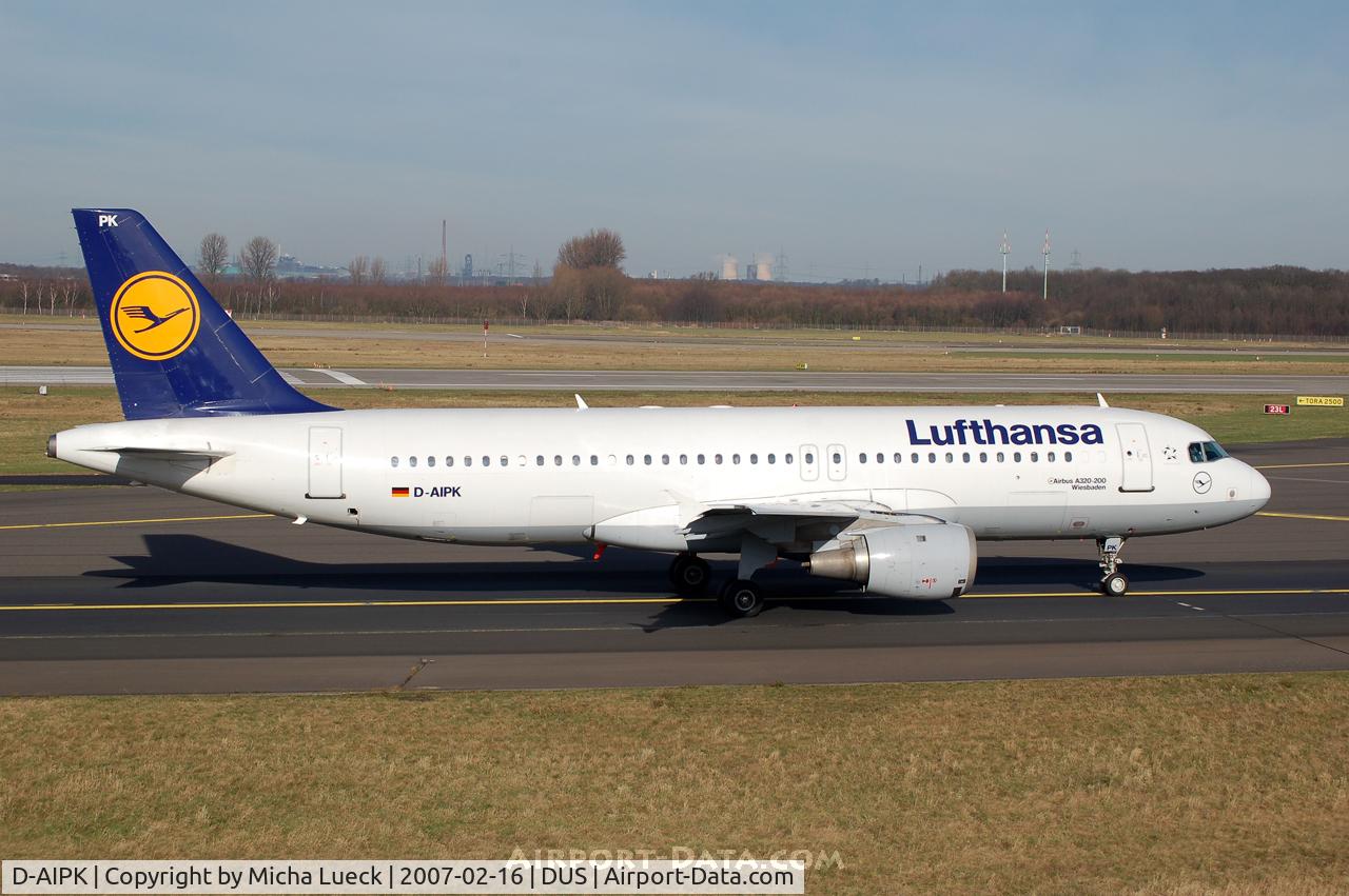 D-AIPK, 1989 Airbus A320-211 C/N 0093, Taxiing to the runway