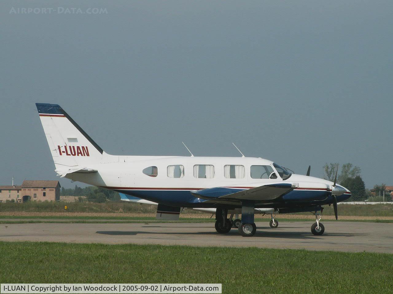 I-LUAN, 1981 Piper PA-31-325 Navajo C/R C/N 31-7512027, Piper PA-31-325