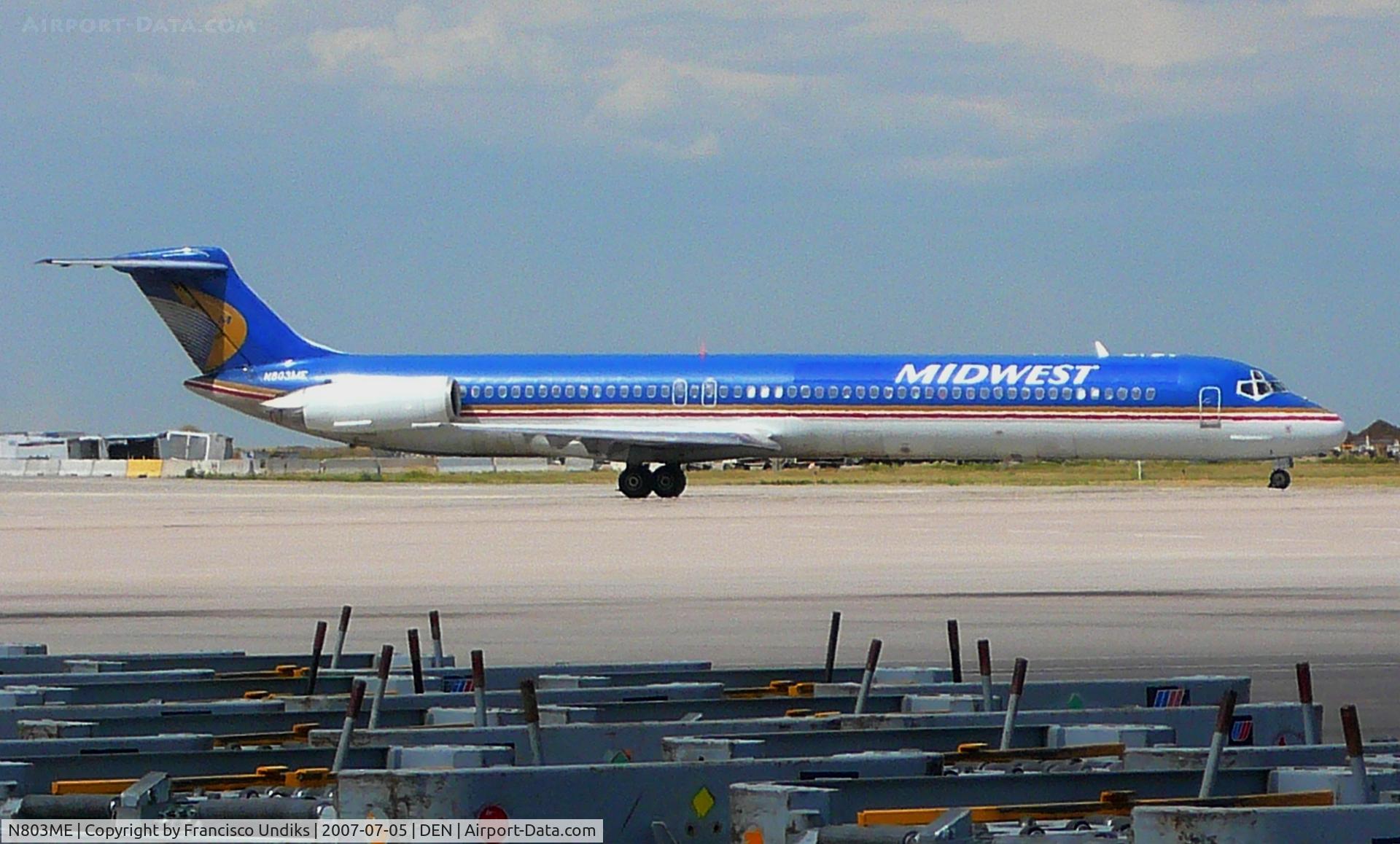 N803ME, 1980 McDonnell Douglas MD-81 (DC-9-81) C/N 48029, Taxiing on Charlie Sierra eastbound.