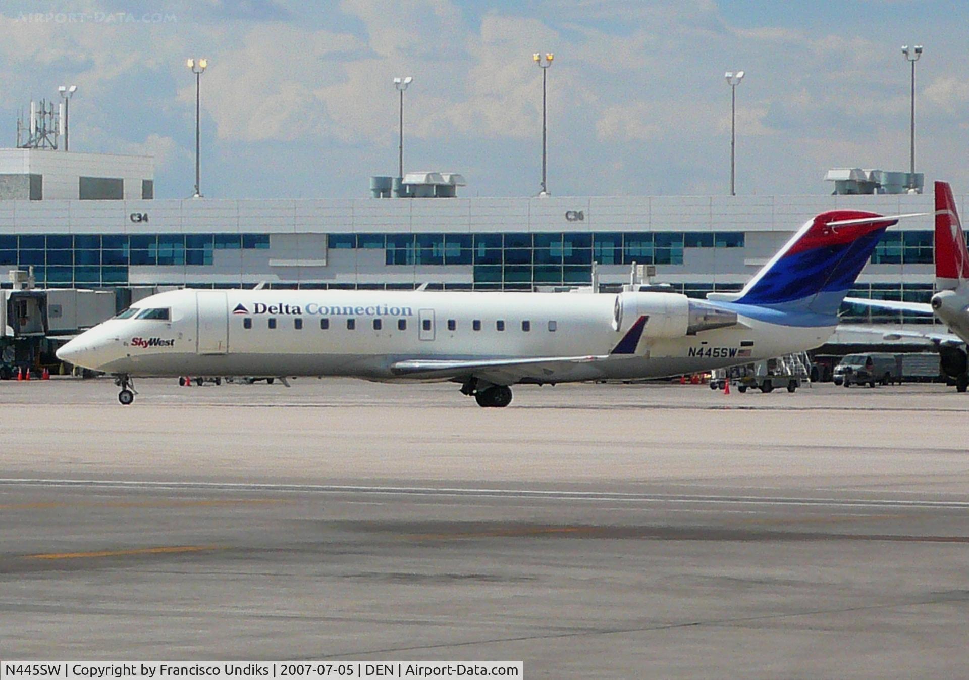 N445SW, 2002 Bombardier CRJ-200LR (CL-600-2B19) C/N 7651, Taxiing to Bravo November.