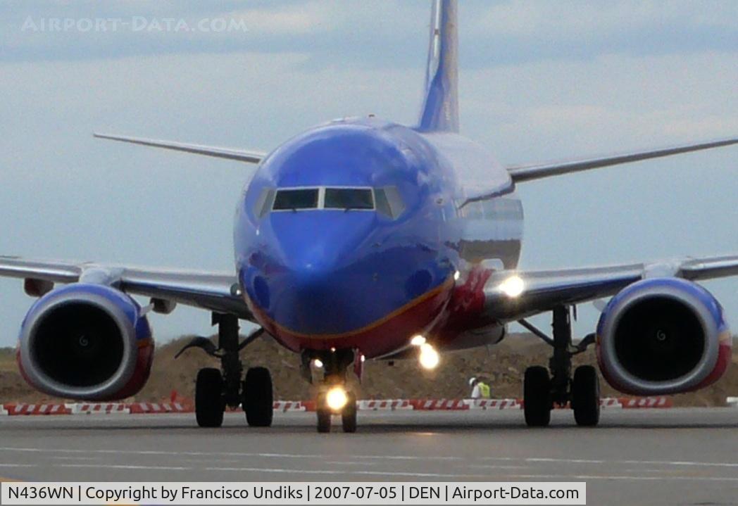 N436WN, 2003 Boeing 737-7H4 C/N 32456, Turning for A49.