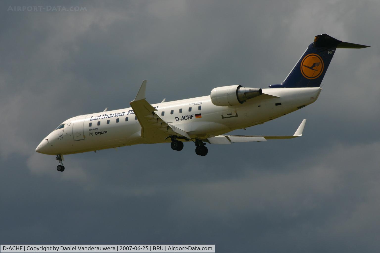 D-ACHF, 2000 Canadair CRJ-200LR (CL-600-2B19) C/N 7431, descending to rwy 25L
