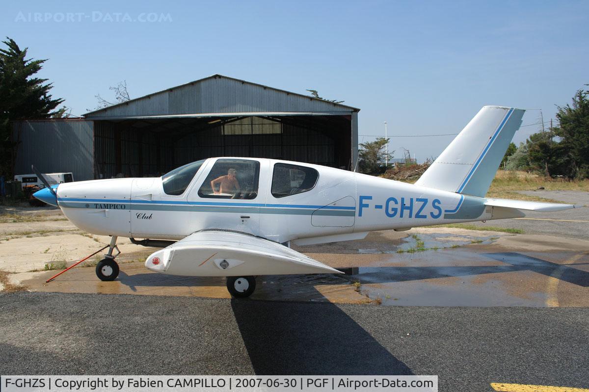 F-GHZS, 1990 Socata TB-9 Tampico C/N 1015, few minutes after washing in PGF