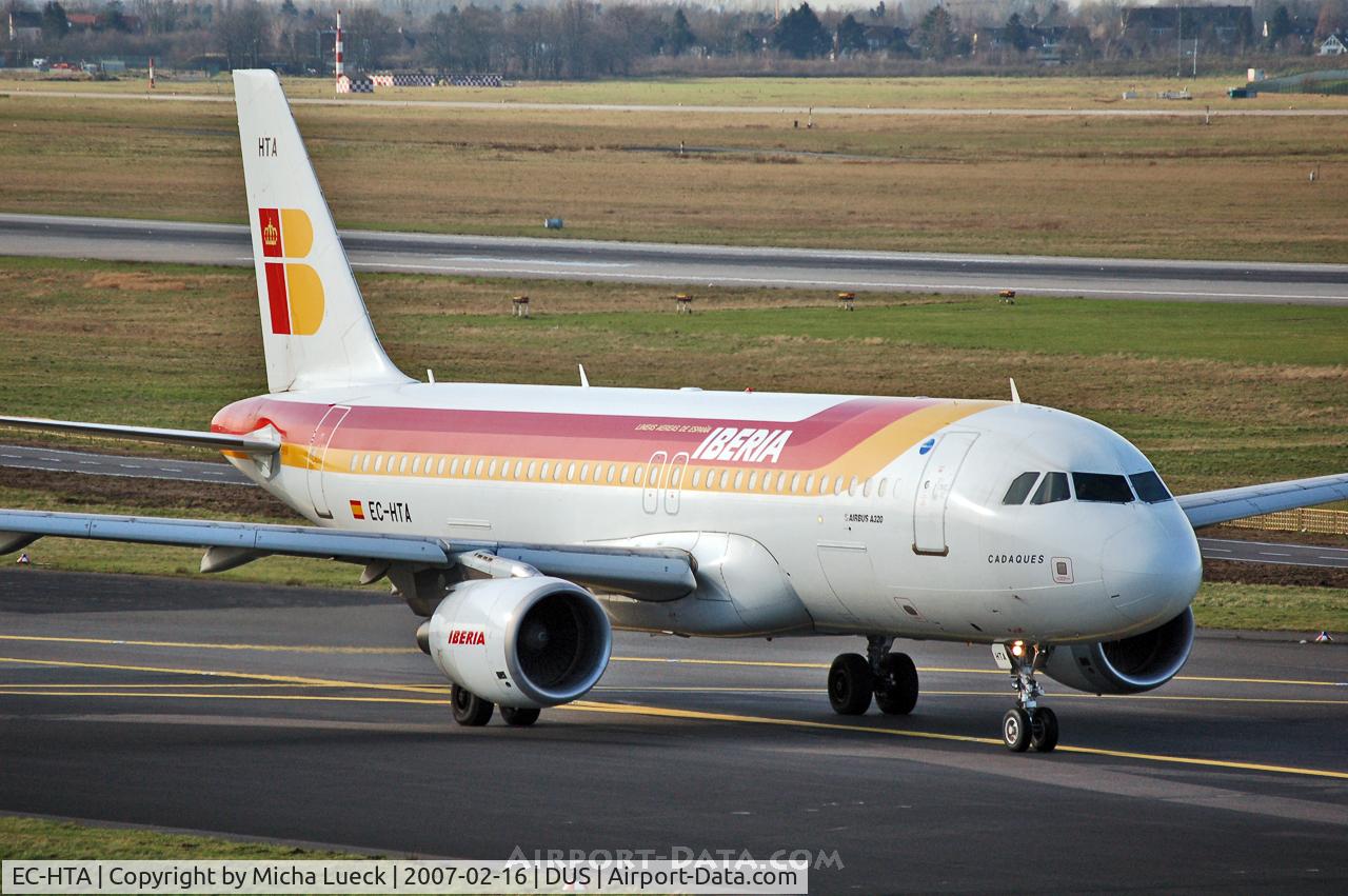 EC-HTA, 2001 Airbus A320-214 C/N 1516, Taxiing to the runway