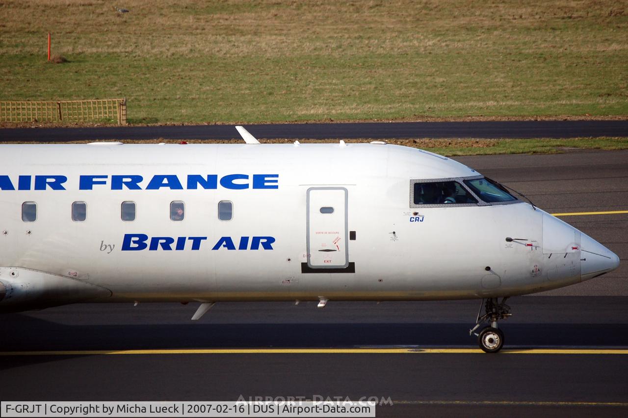 F-GRJT, 2000 Canadair CRJ-100ER (CL-600-2B19) C/N 7389, Taxiing to the runway