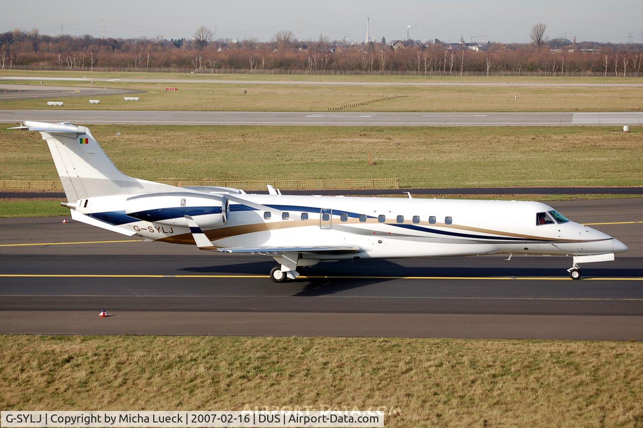 G-SYLJ, 2005 Embraer EMB-135BJ Legacy C/N 14500937, Taxiing to the runway