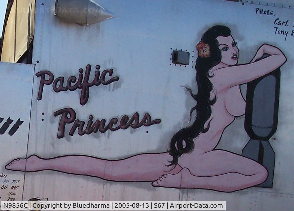 N9856C, 1943 North American TB-25N Mitchell C/N 108-35217, Nose Art