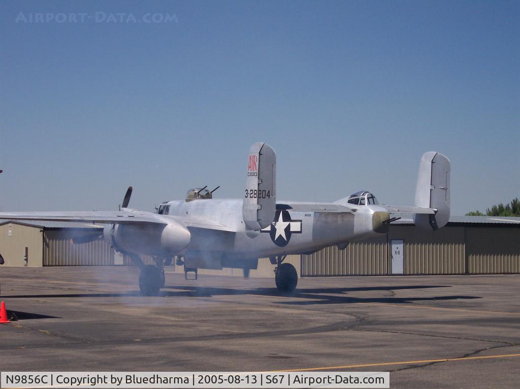N9856C, 1943 North American TB-25N Mitchell C/N 108-35217, Engine Start