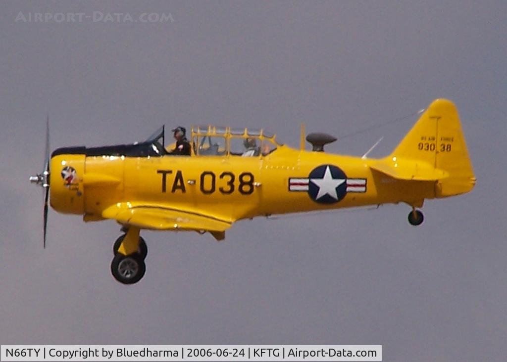 N66TY, North American T-6G Texan C/N 168-142, Landing