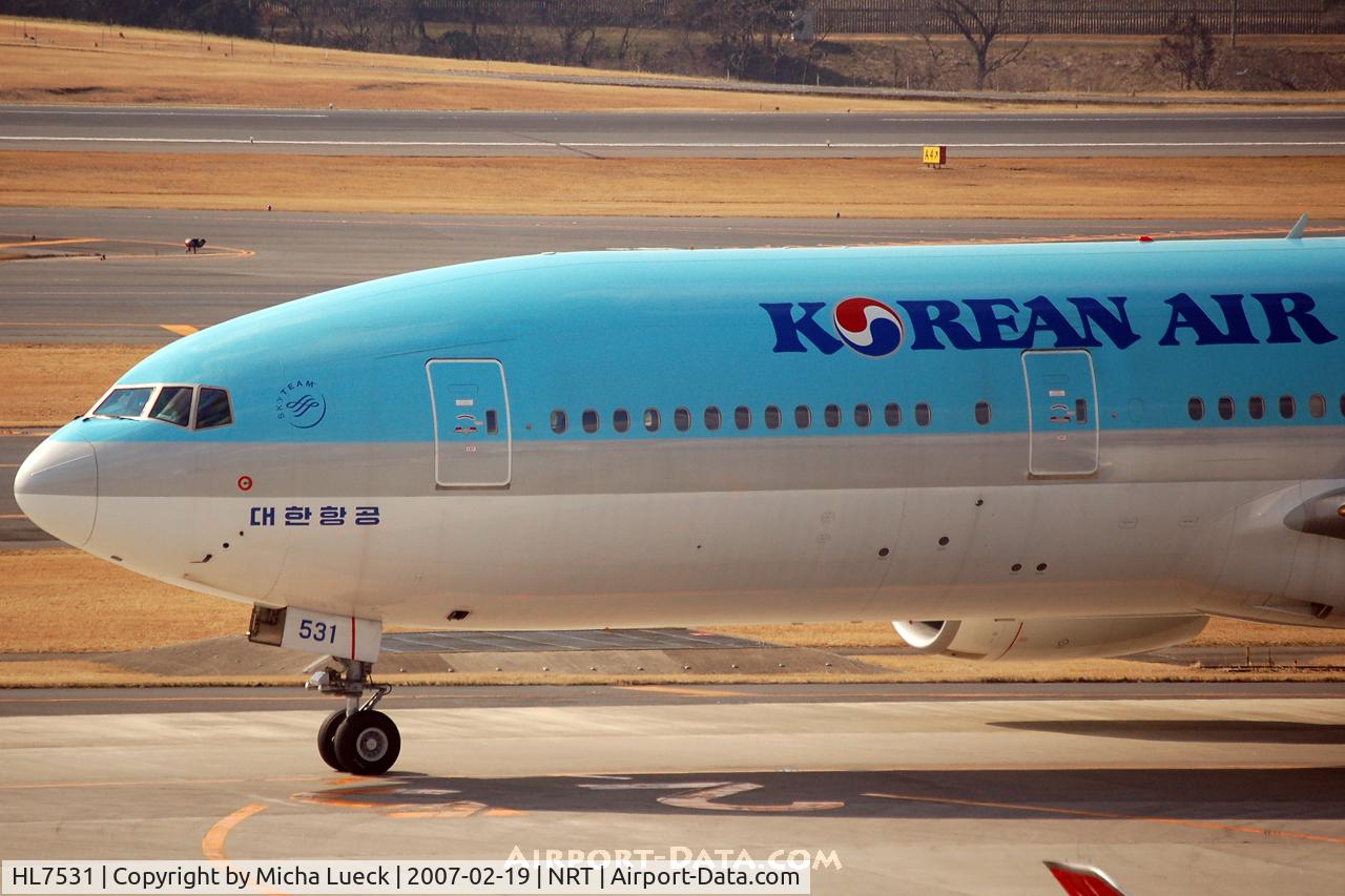 HL7531, 1997 Boeing 777-2B5/ER C/N 27946, Taxiing to the gate