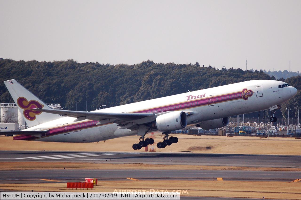 HS-TJH, 1997 Boeing 777-2D7 C/N 27733, Taking off