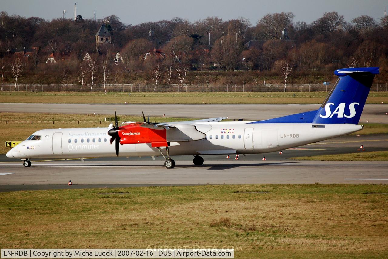 LN-RDB, 2000 De Havilland Canada DHC-8-402Q Dash 8 C/N 4018, Ready for take-off