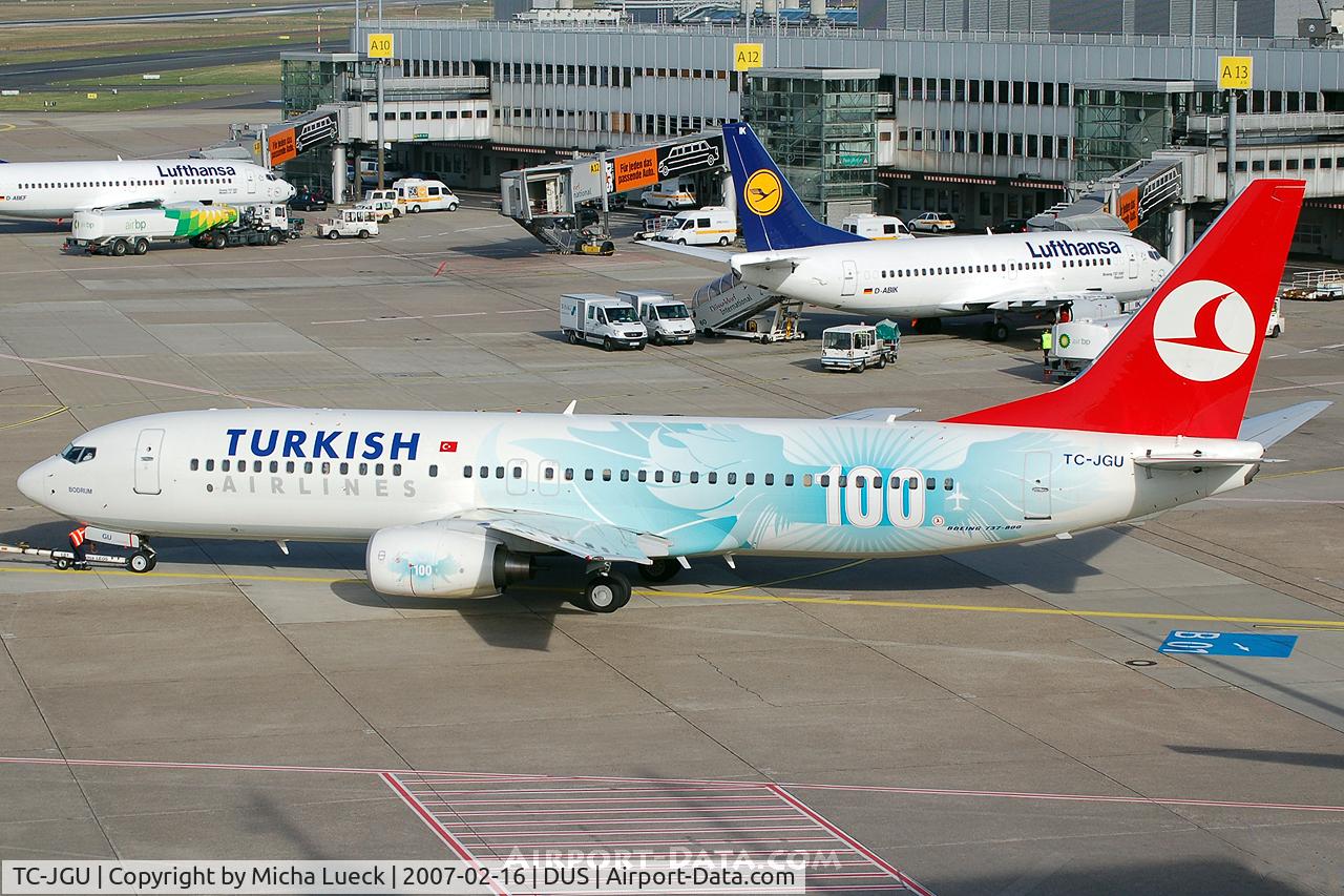 TC-JGU, 2006 Boeing 737-8F2 C/N 34418, Push-back