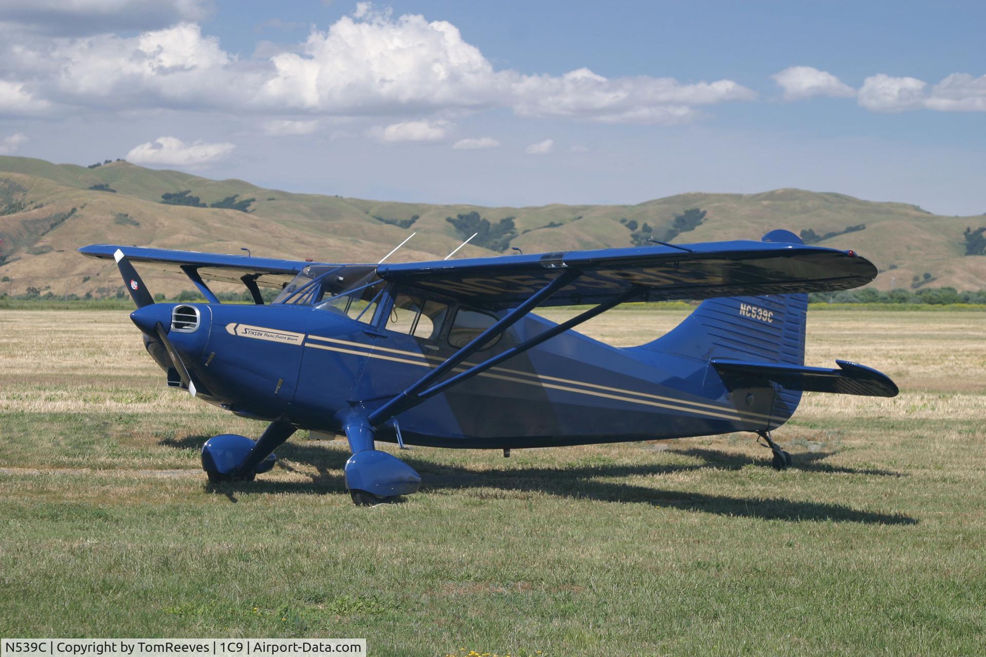 N539C, 1947 Stinson 108-3 Voyager C/N 108-3539, This Airplane was owened by Pancho Barnes. Originally based at Happy Bottom Riding Club, Barnes Field, Rosamond, CA