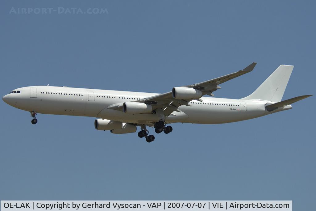 OE-LAK, 1997 Airbus A340-313 C/N 169, Albino