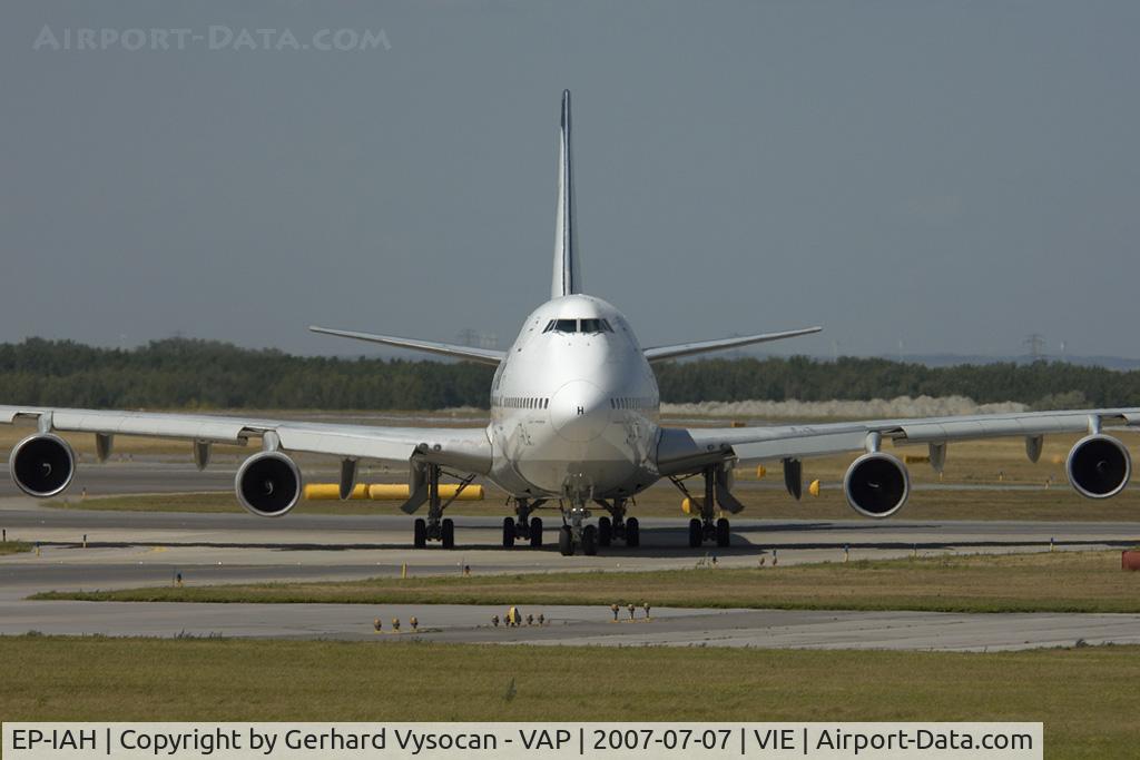 EP-IAH, 1976 Boeing 747-286M C/N 21218, rare Visitor