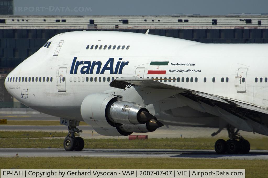 EP-IAH, 1976 Boeing 747-286M C/N 21218, rare Visitor