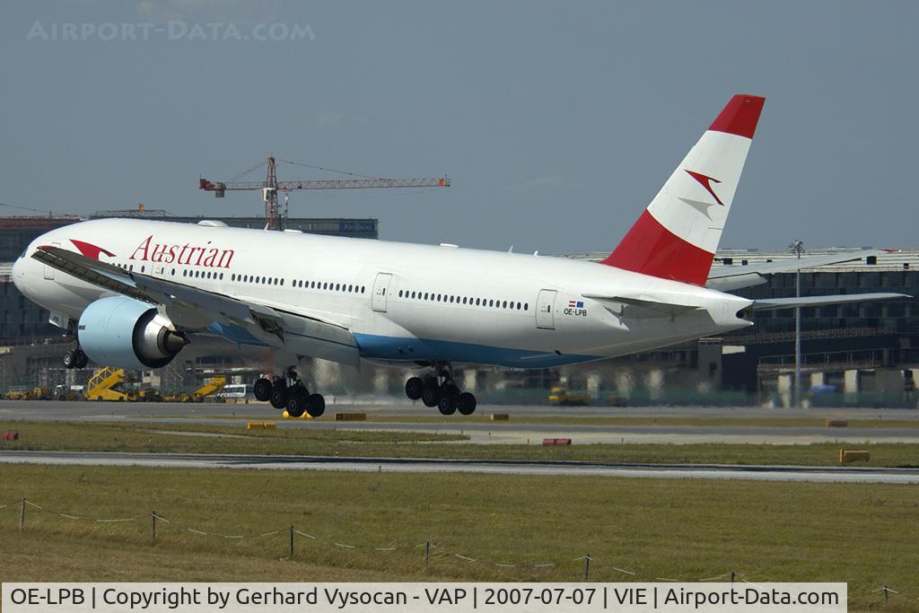 OE-LPB, 1998 Boeing 777-2Z9/ER C/N 28699, arriving from Narita