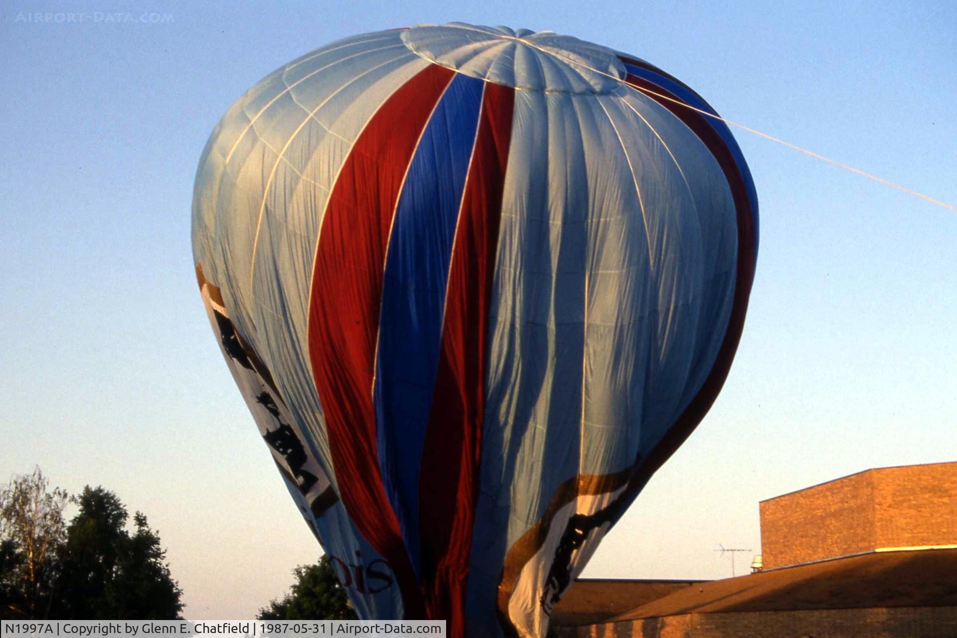 N1997A, Cameron Balloons Us N-90 C/N 5327, The Illinois Balloon.  Geneva, IL