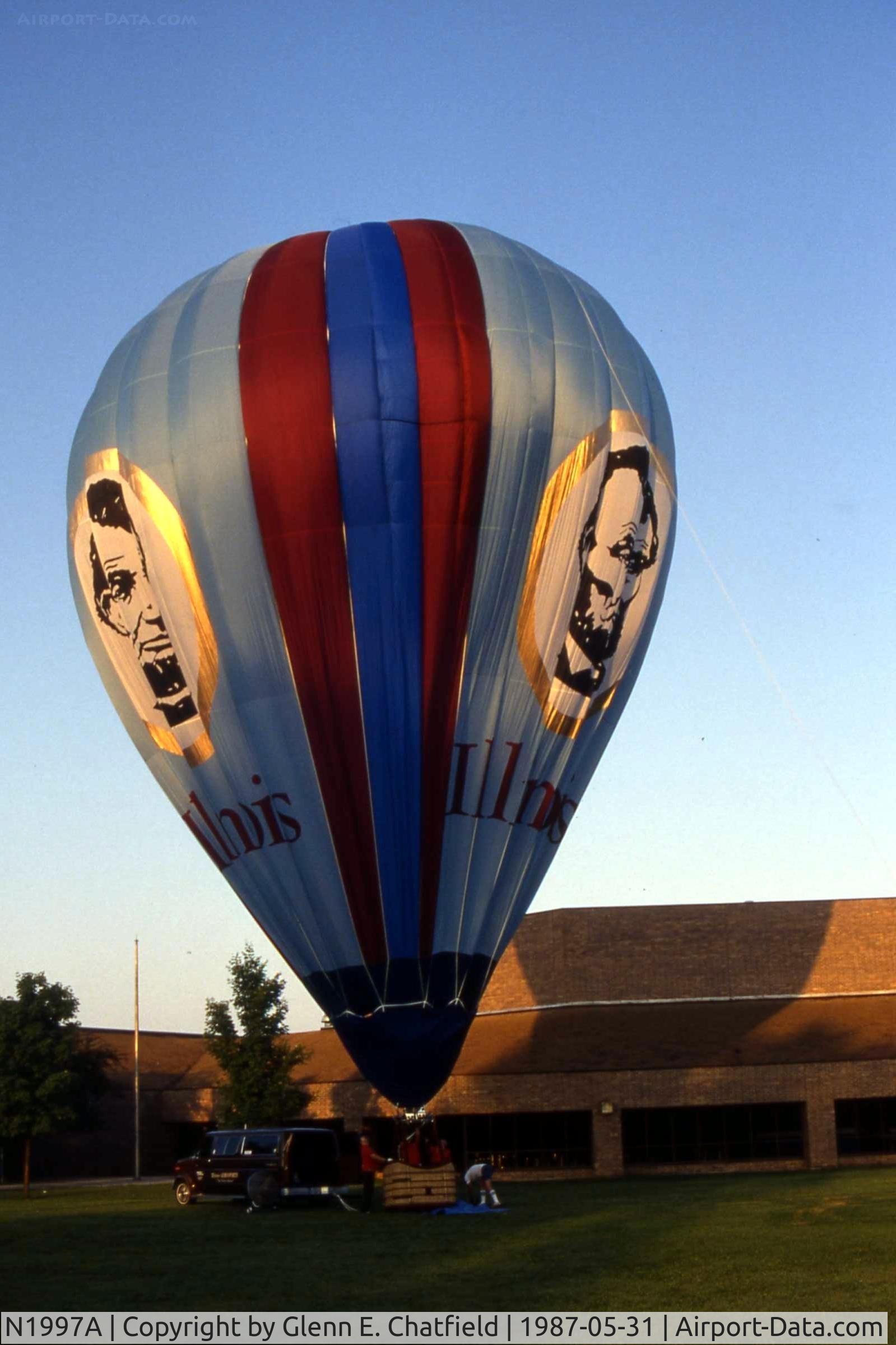 N1997A, Cameron Balloons Us N-90 C/N 5327, The Illinois Balloon.  Geneva, IL  I'm a chaser.