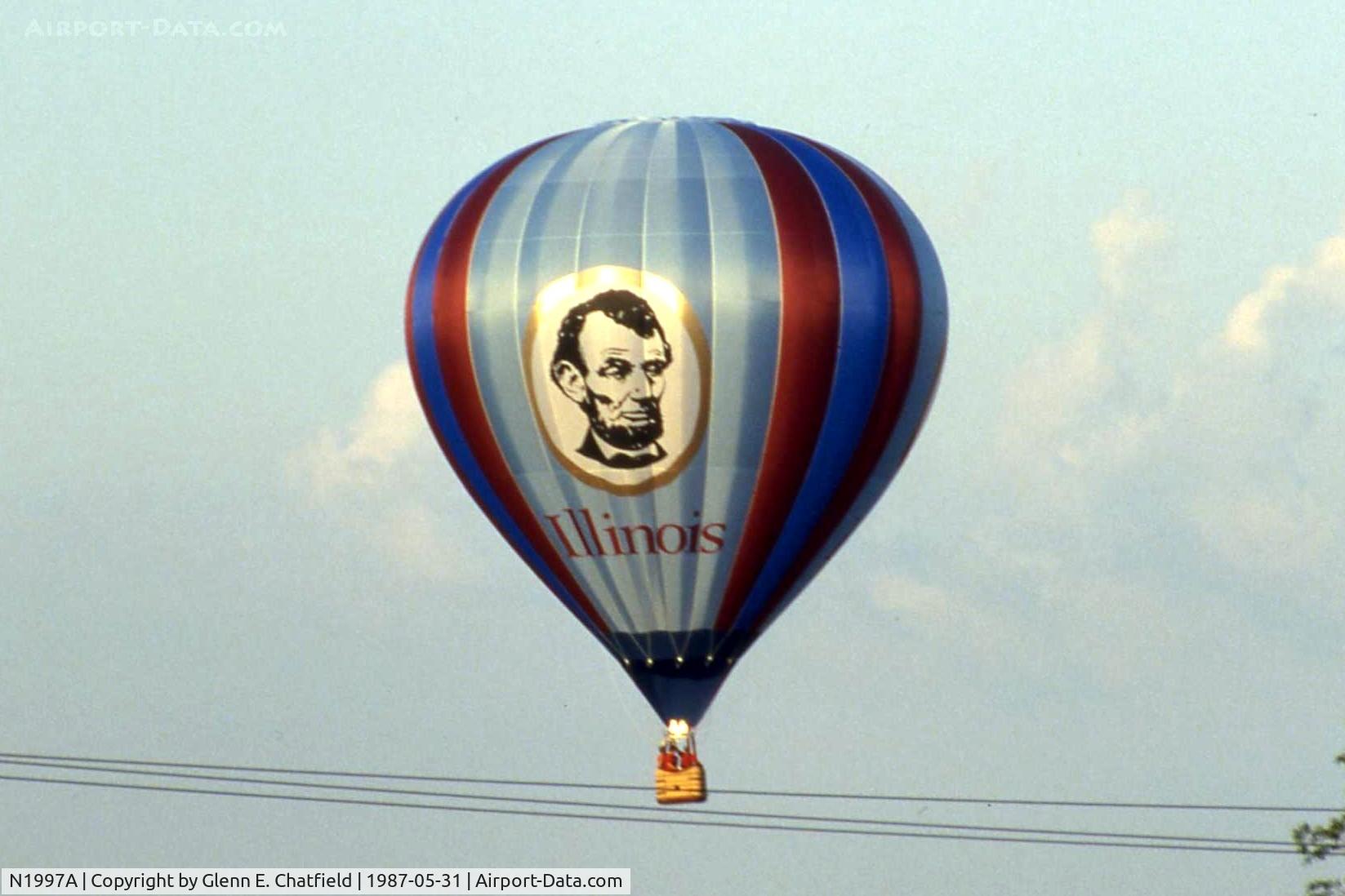 N1997A, Cameron Balloons Us N-90 C/N 5327, The Illinois Balloon.  Geneva, IL  I'm a chaser.
