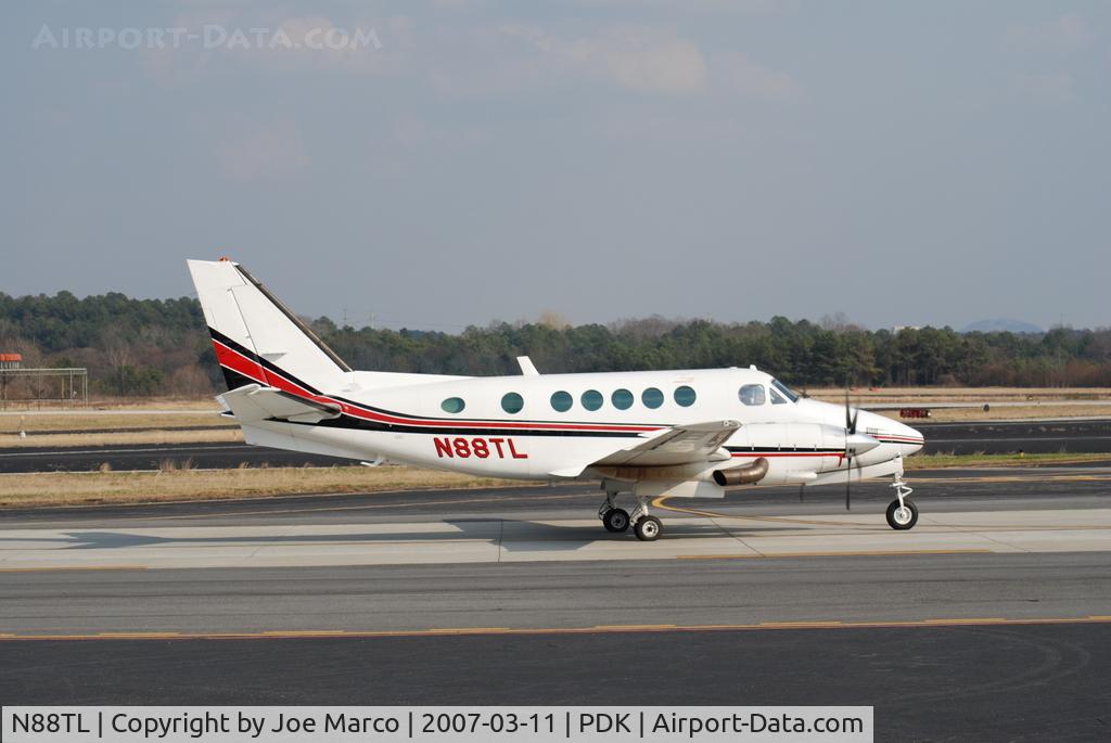 N88TL, 1981 Beech B100 King Air C/N BE-113, Taken @ PDK