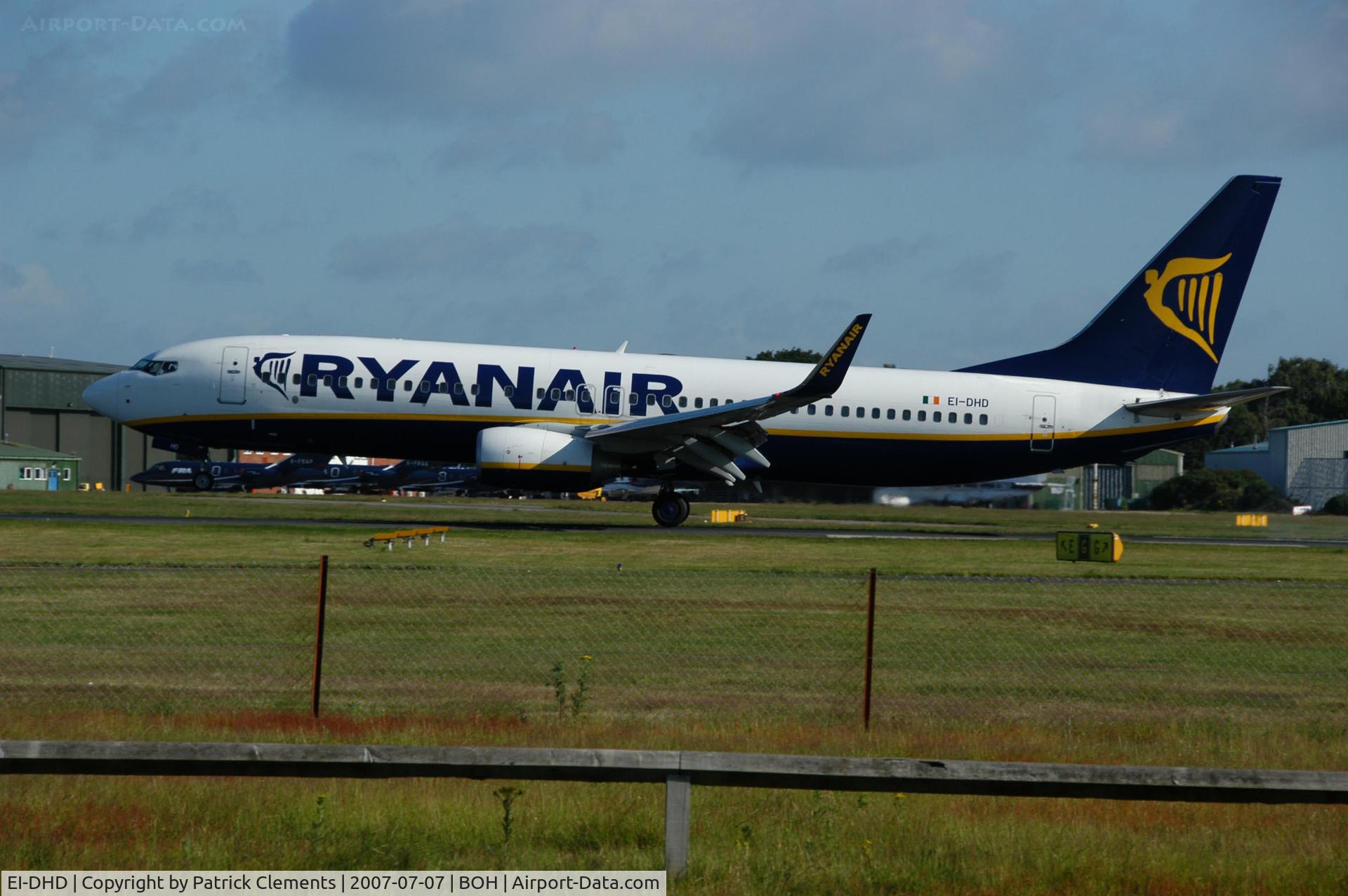 EI-DHD, 2005 Boeing 737-8AS C/N 33816, RYANAIR LANDING 26