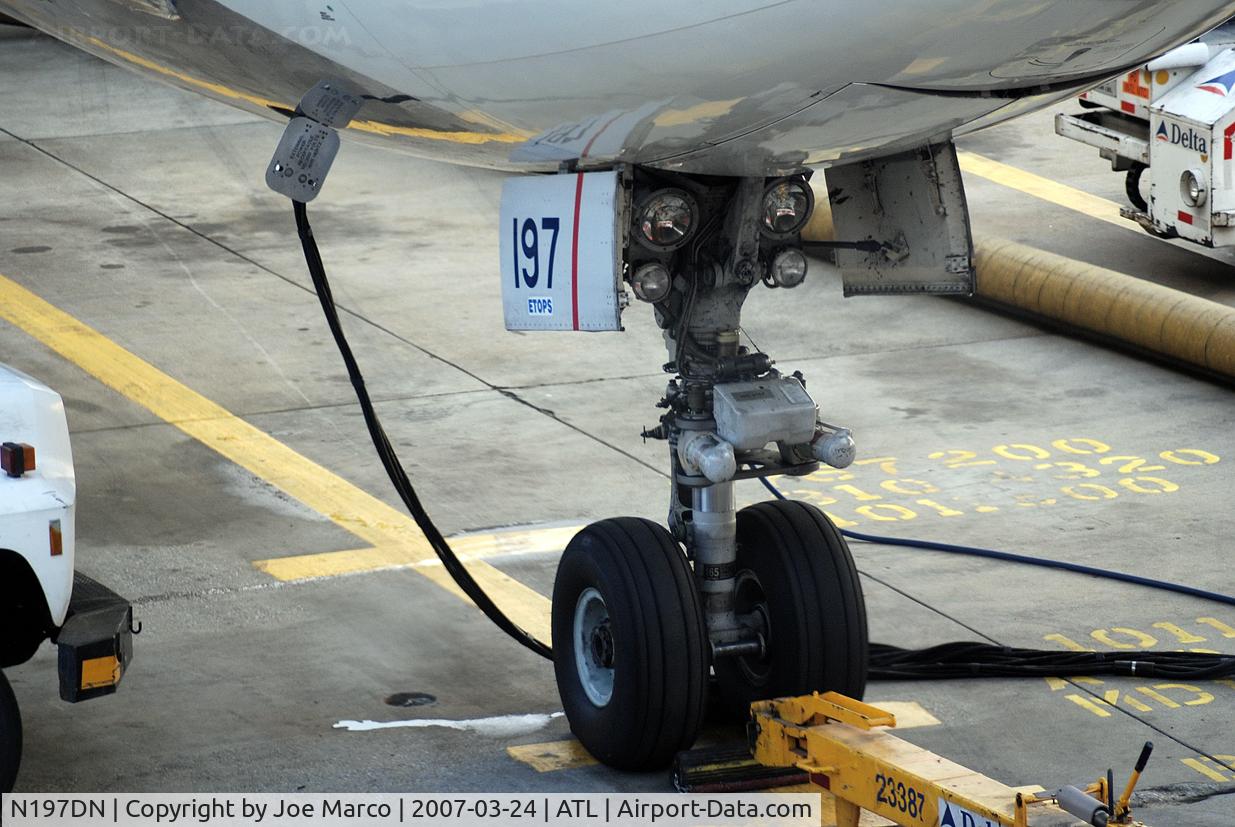 N197DN, 1997 Boeing 767-332 C/N 28454, Taken @ ATL