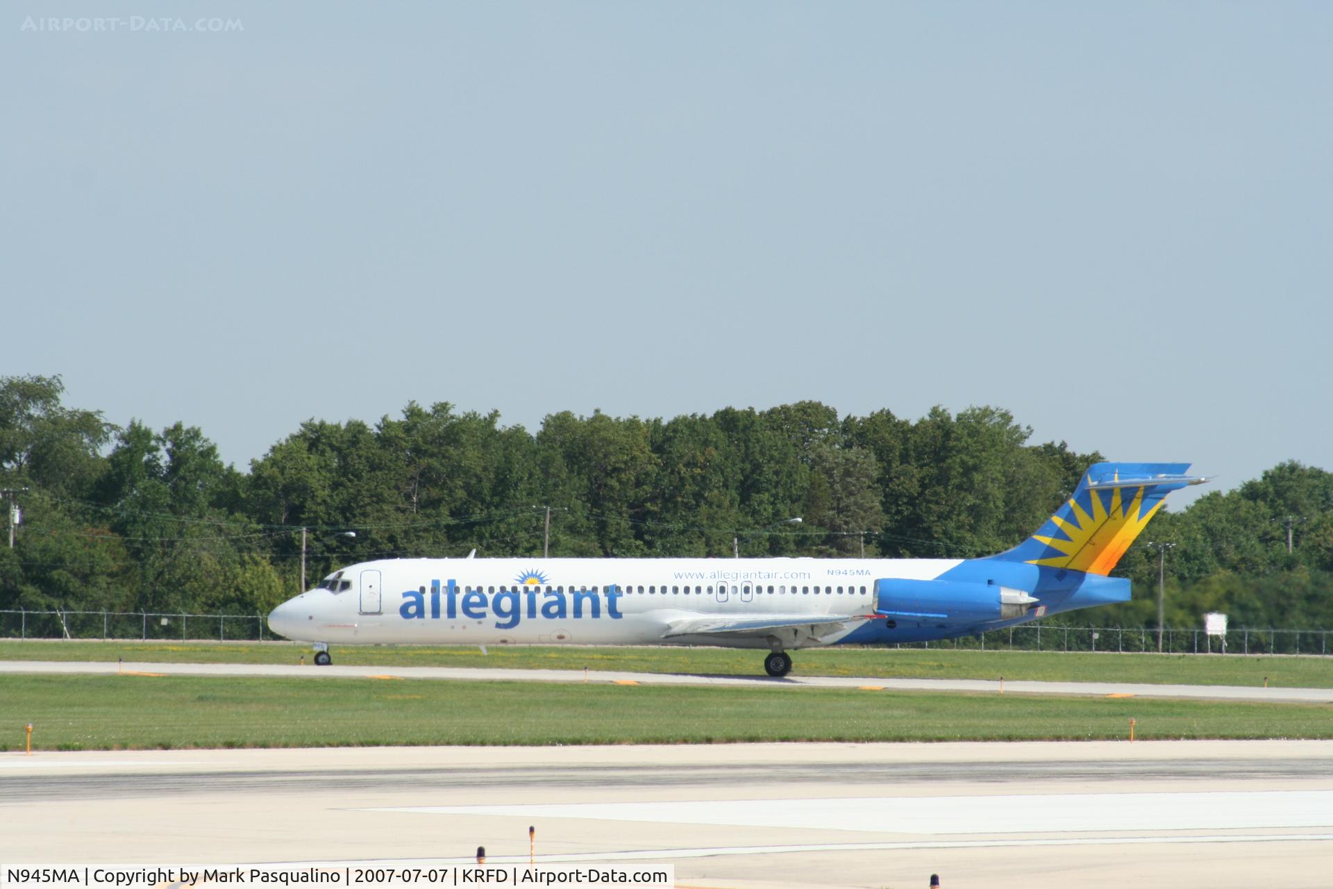 N945MA, 1988 McDonnell Douglas DC-9-87 C/N 49725, MD-87