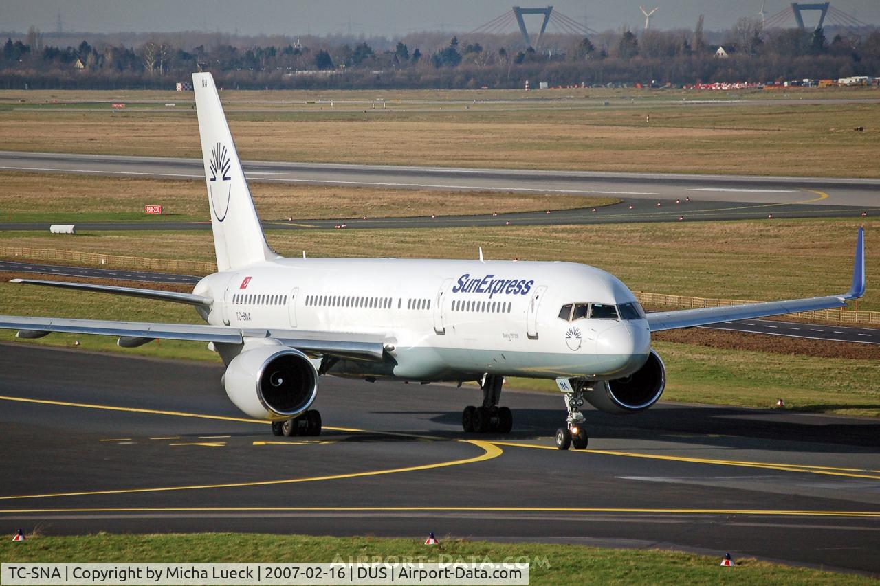TC-SNA, 1993 Boeing 757-2Q8 C/N 25624, Taxiing to the runway