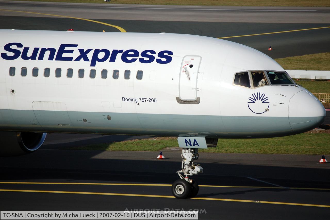 TC-SNA, 1993 Boeing 757-2Q8 C/N 25624, Taxiing to the runway