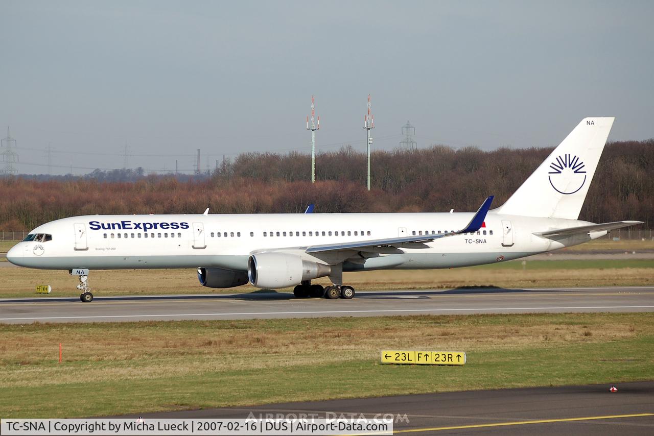 TC-SNA, 1993 Boeing 757-2Q8 C/N 25624, Ready for take-off