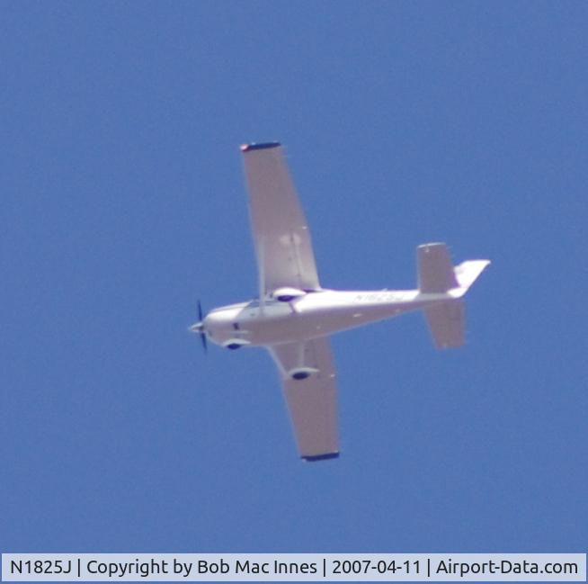 N1825J, 1976 Rockwell International 112TC Commander C/N 13015, Sighted over Redding Connecticut