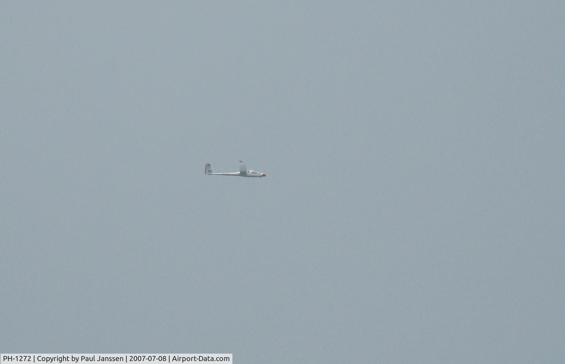 PH-1272, Schempp-Hirth Duo Discus T C/N 62, At very high altitude above Tilburg, Netherlands, sunday 08-JUL-2007.
