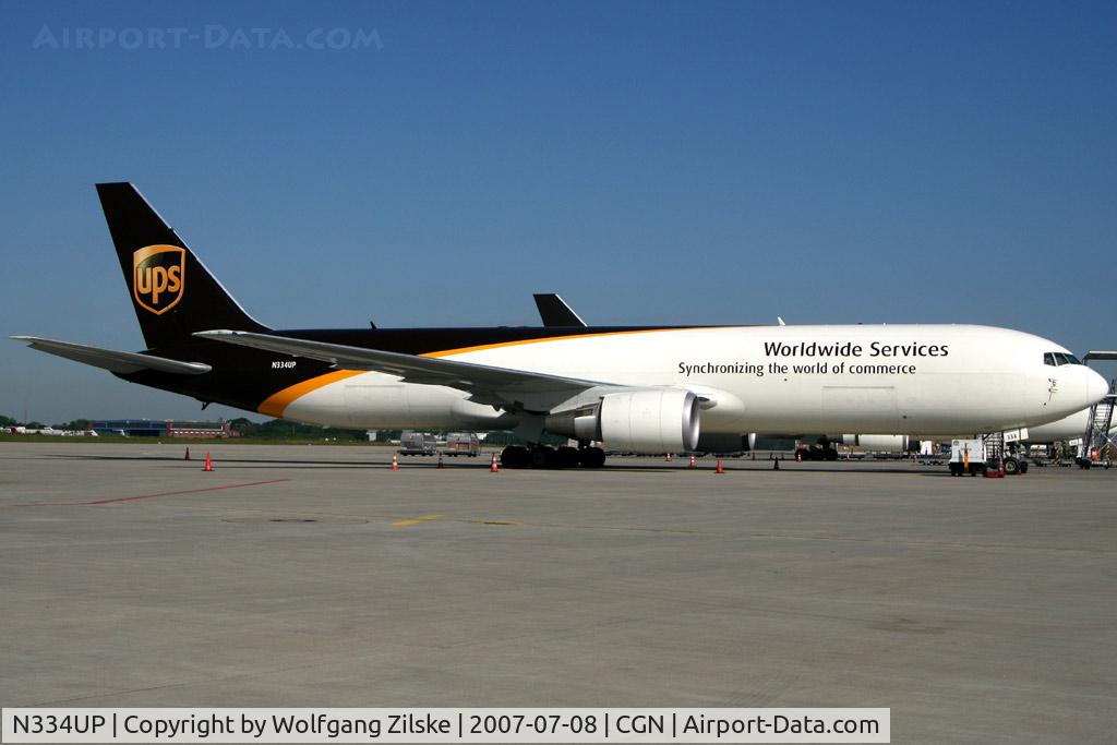 N334UP, 2001 Boeing 767-34AF C/N 32844, visitor