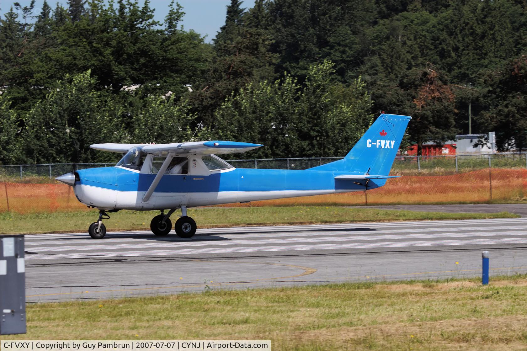 C-FVXY, 1967 Cessna 150G C/N 15066711, Lining up for take off