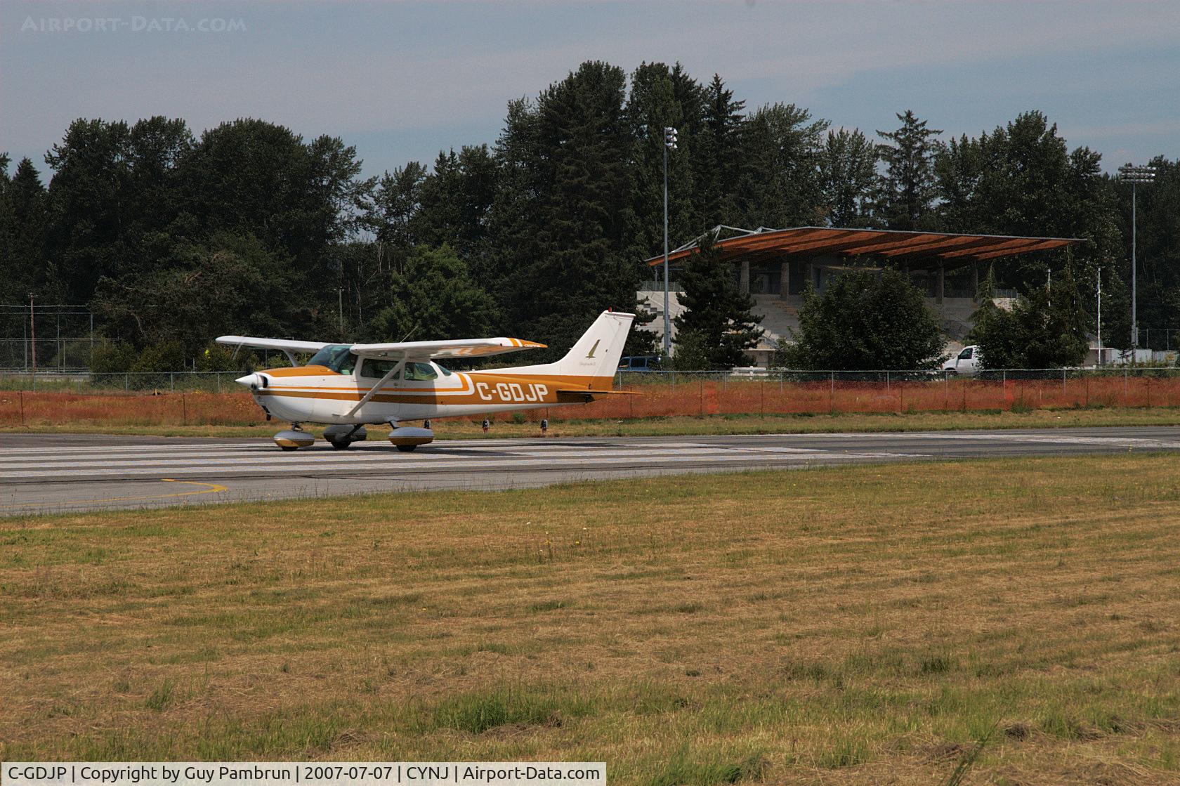 C-GDJP, 1974 Cessna 172M C/N 17262063, Lining up for take off