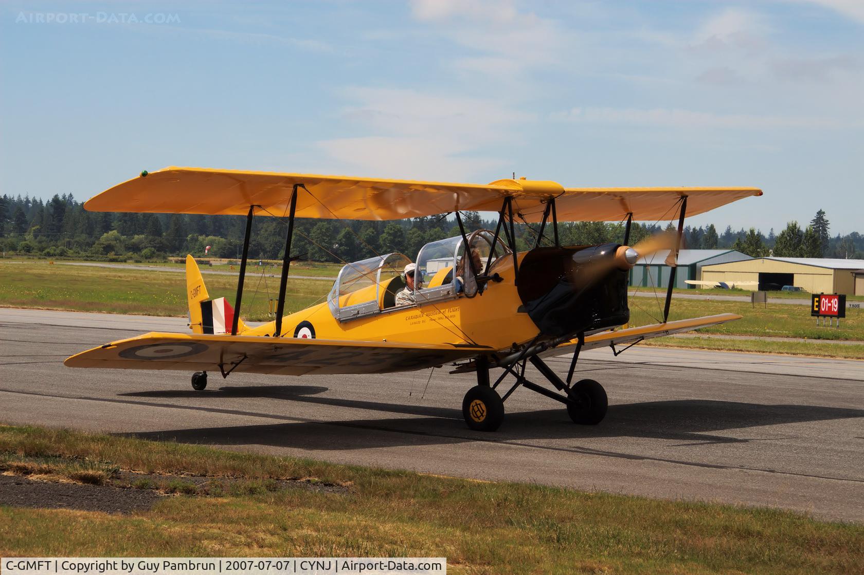C-GMFT, 1941 De Havilland Canada DH-82C Tiger Moth C/N DHC1178, Front & side view