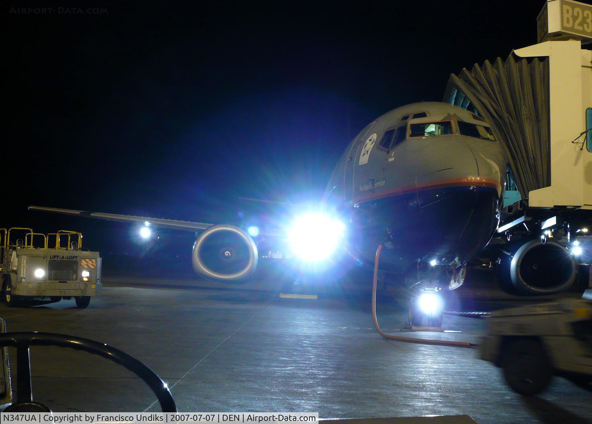 N347UA, 1988 Boeing 737-322 C/N 24251, Midnight Maintenance on B23.