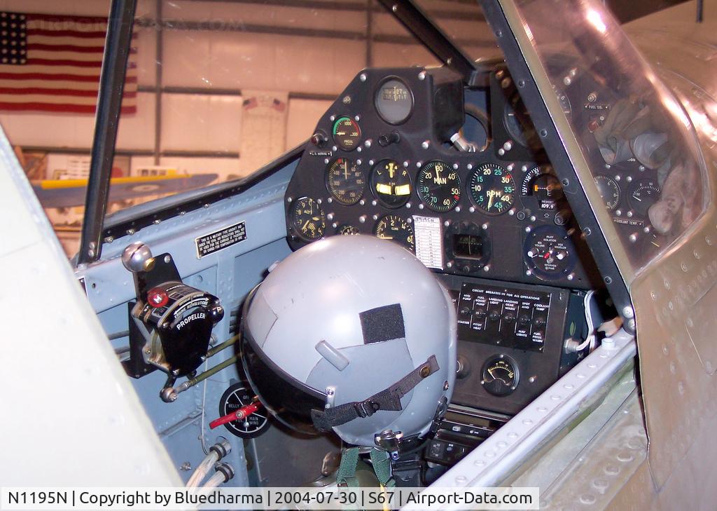 N1195N, 1942 Curtiss P-40N Warhawk C/N 130158, Cockpit View