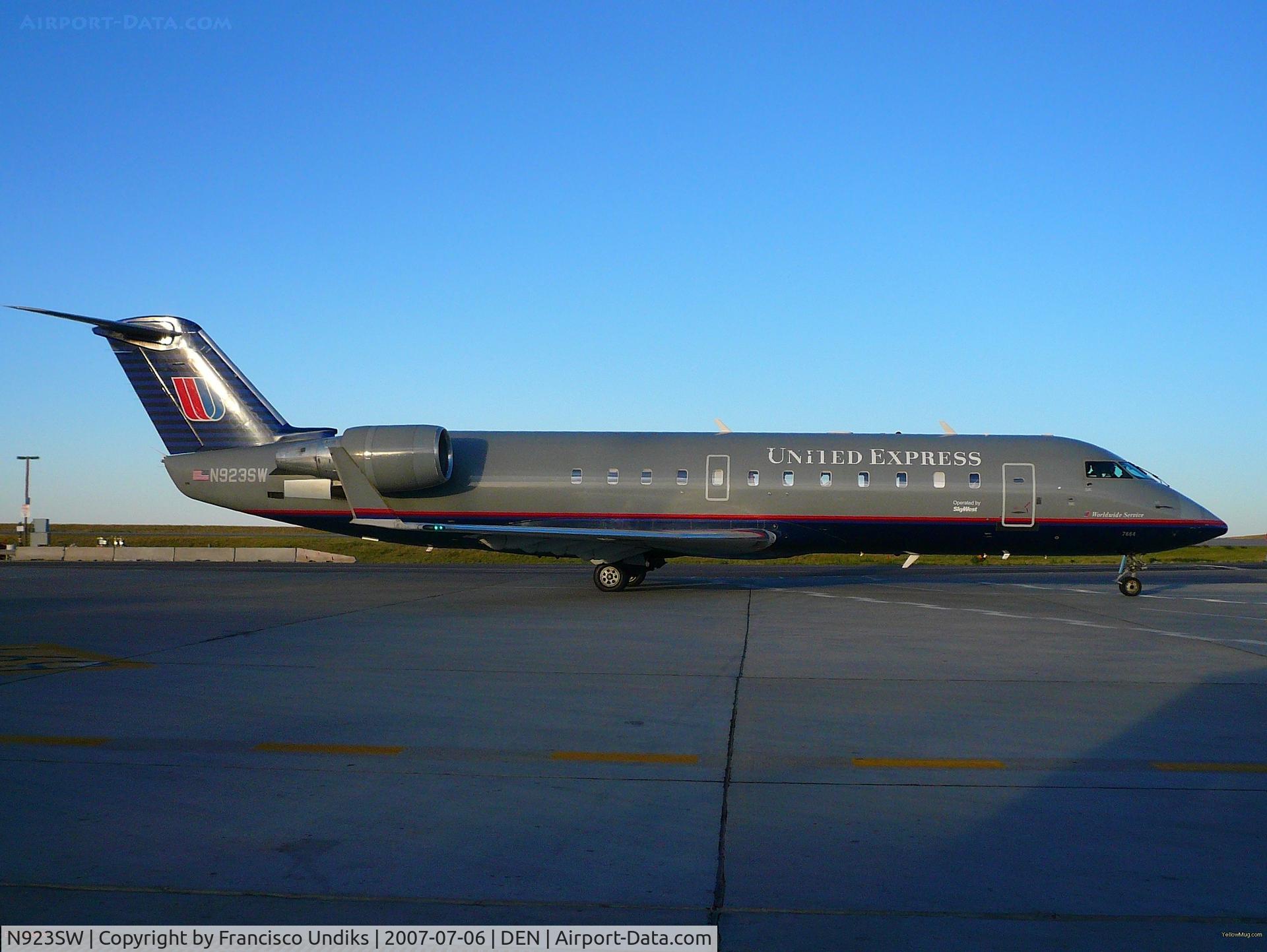 N923SW, 2002 Bombardier CRJ-200LR (CL-600-2B19) C/N 7664, United Express operated by SkyWest.